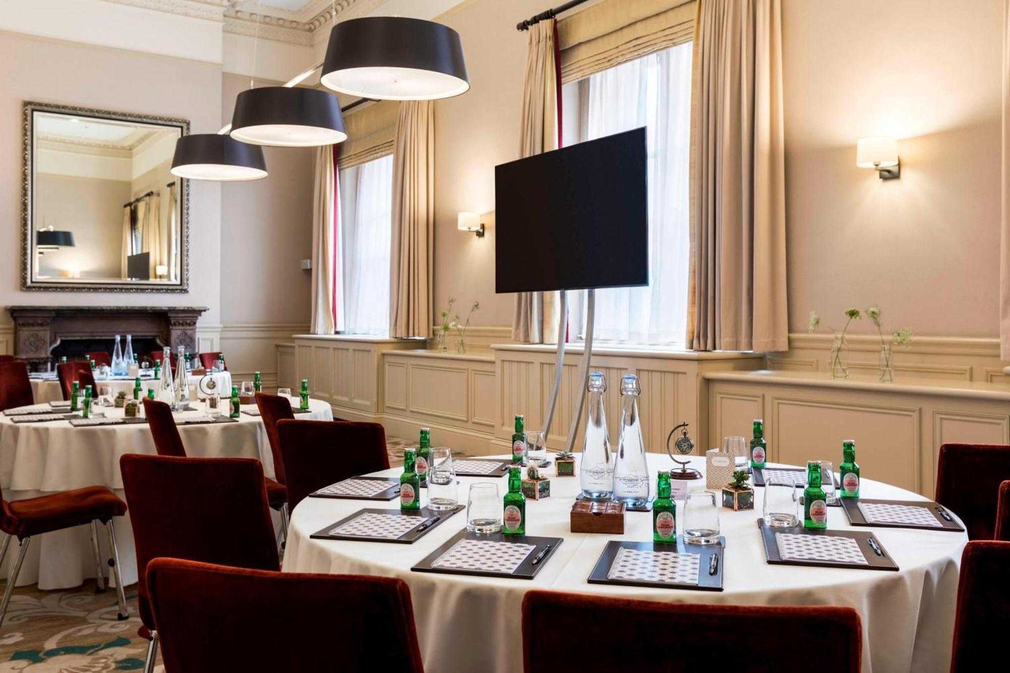 St. Pancras Renaissance Hotel Londres Exterior foto The meeting room